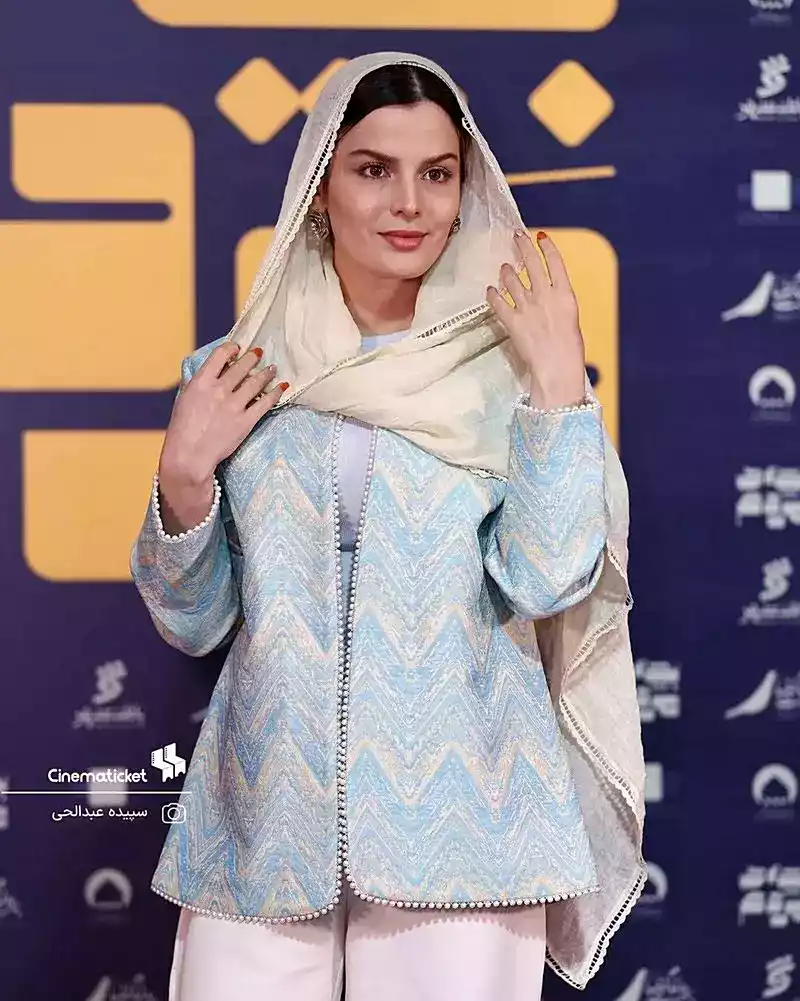 عکس غزاله اکرمی با استایل خاص